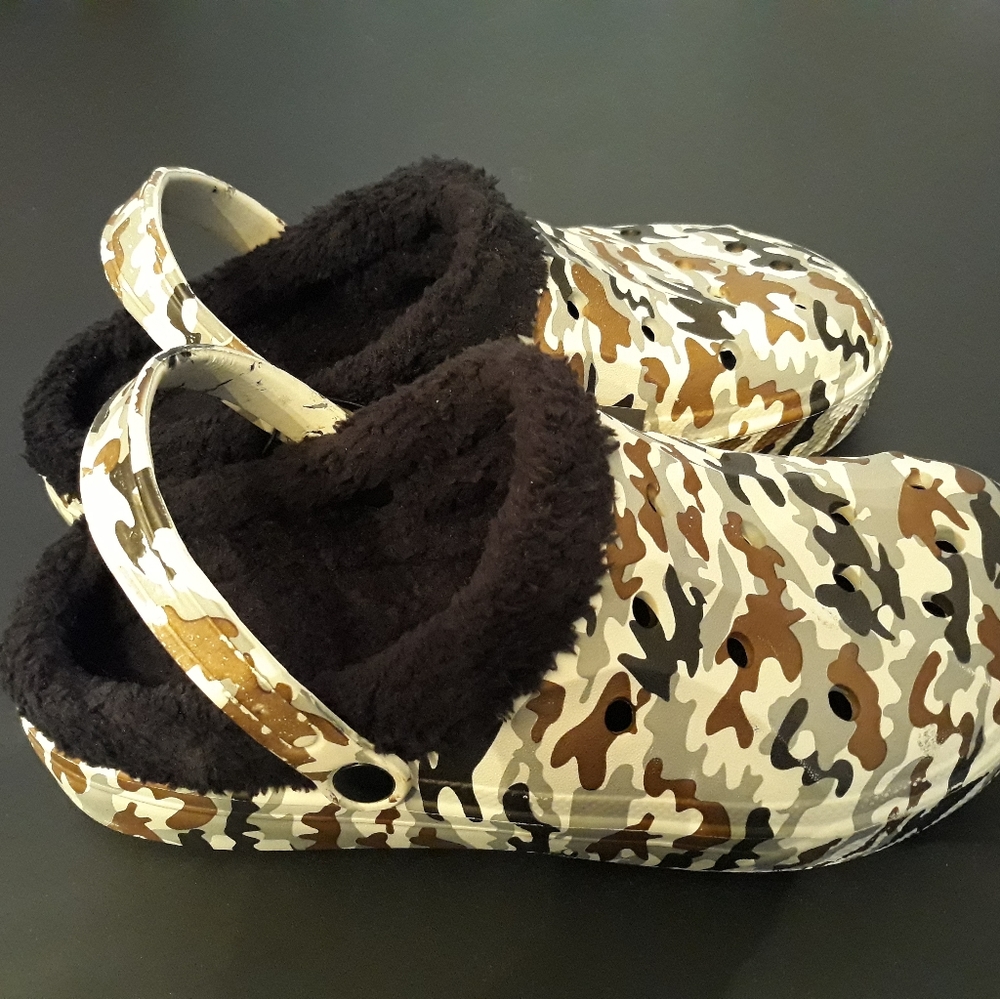 NWT Mens Mission Ridge Fur lined Clogs.